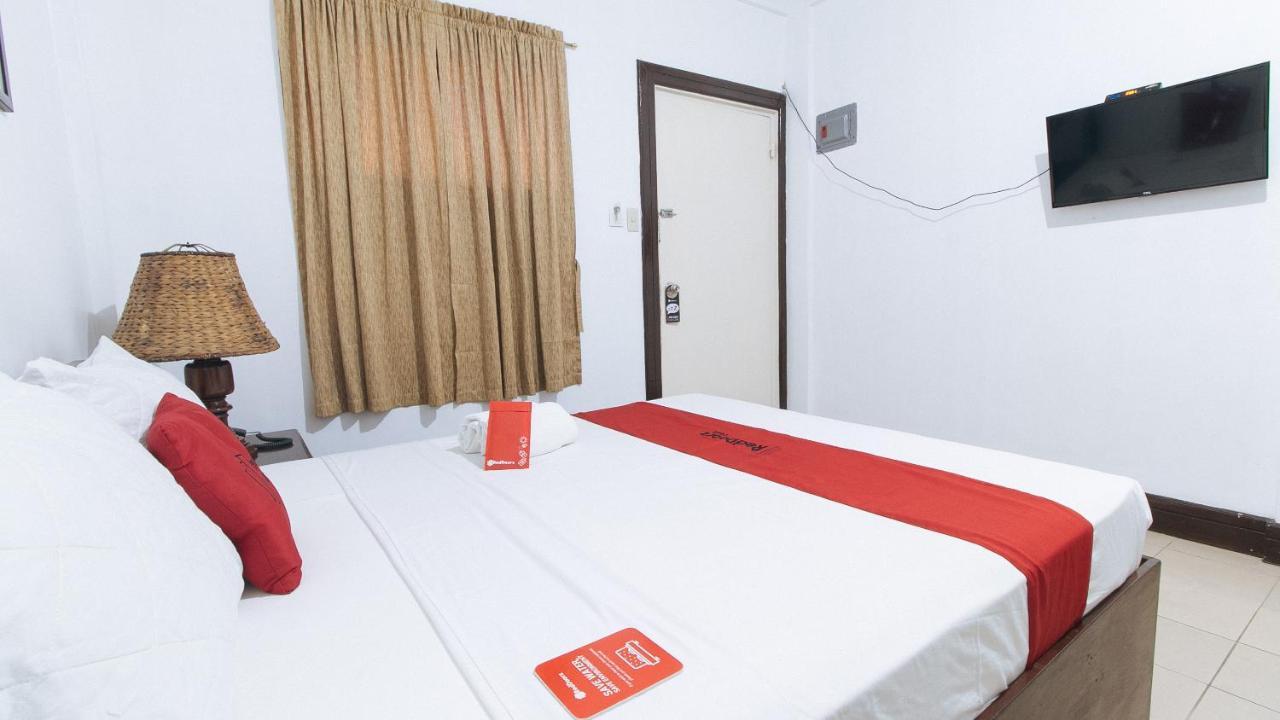 Reddoorz @ Marifa Hotel Angeles Pampanga 外观 照片