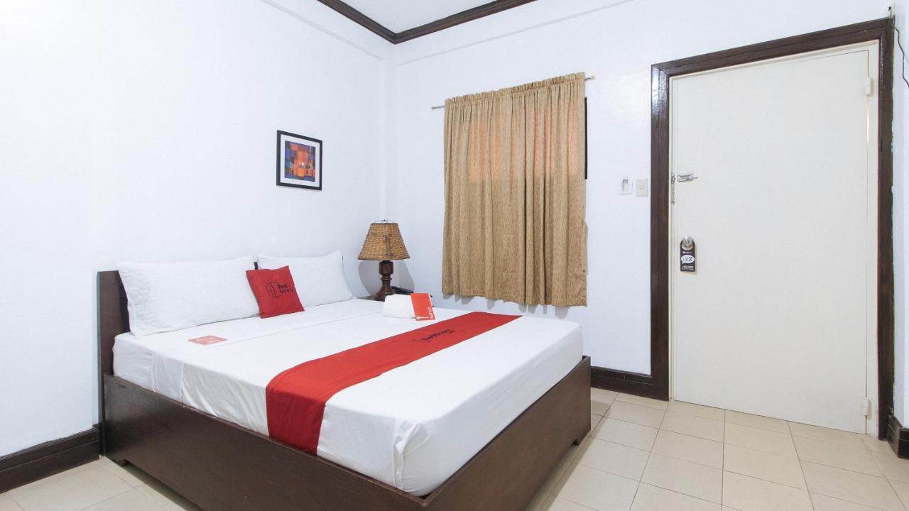 Reddoorz @ Marifa Hotel Angeles Pampanga 外观 照片