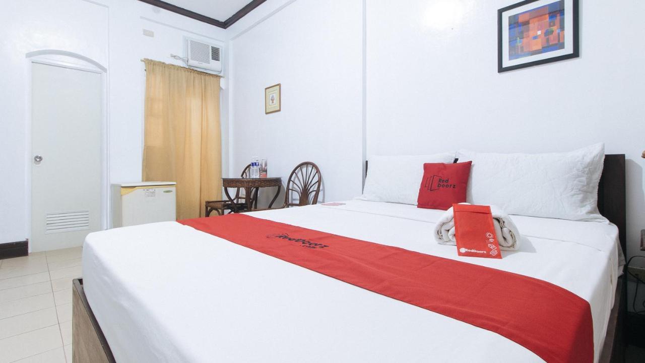 Reddoorz @ Marifa Hotel Angeles Pampanga 外观 照片